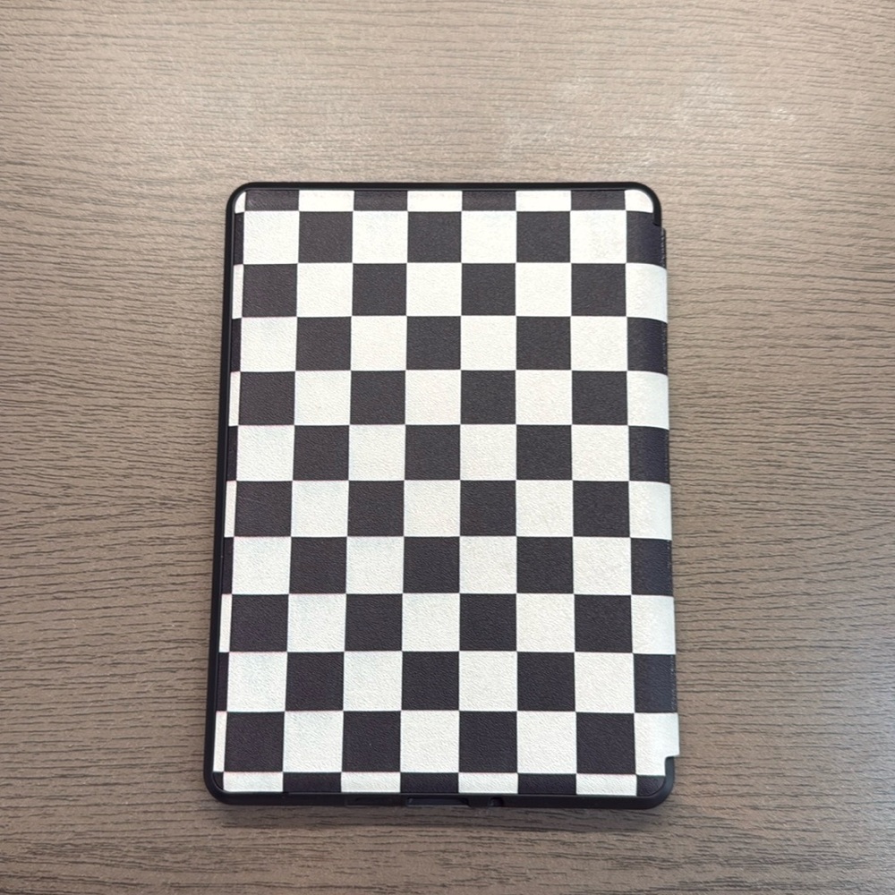 Checkered  Kindle case - Picture 3 of 6